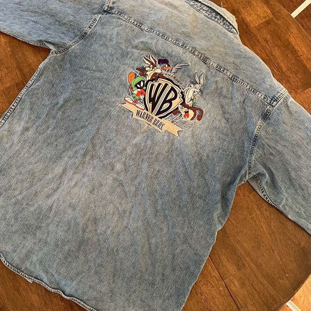 VINTAGE 2000 Warner Bros Denim button up long sleeve with Cartoon Characters